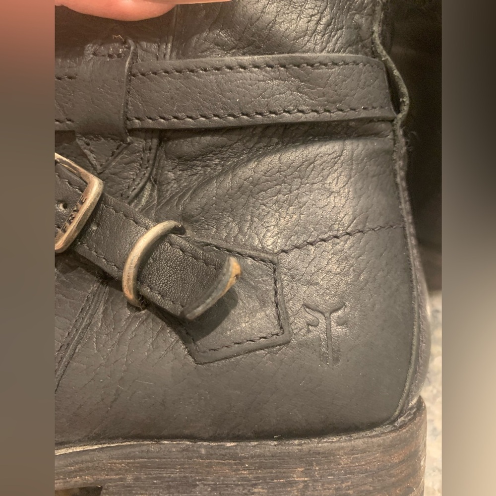 FRYE Jayden Cross Strap Black Leather Boots - Picture 8 of 10